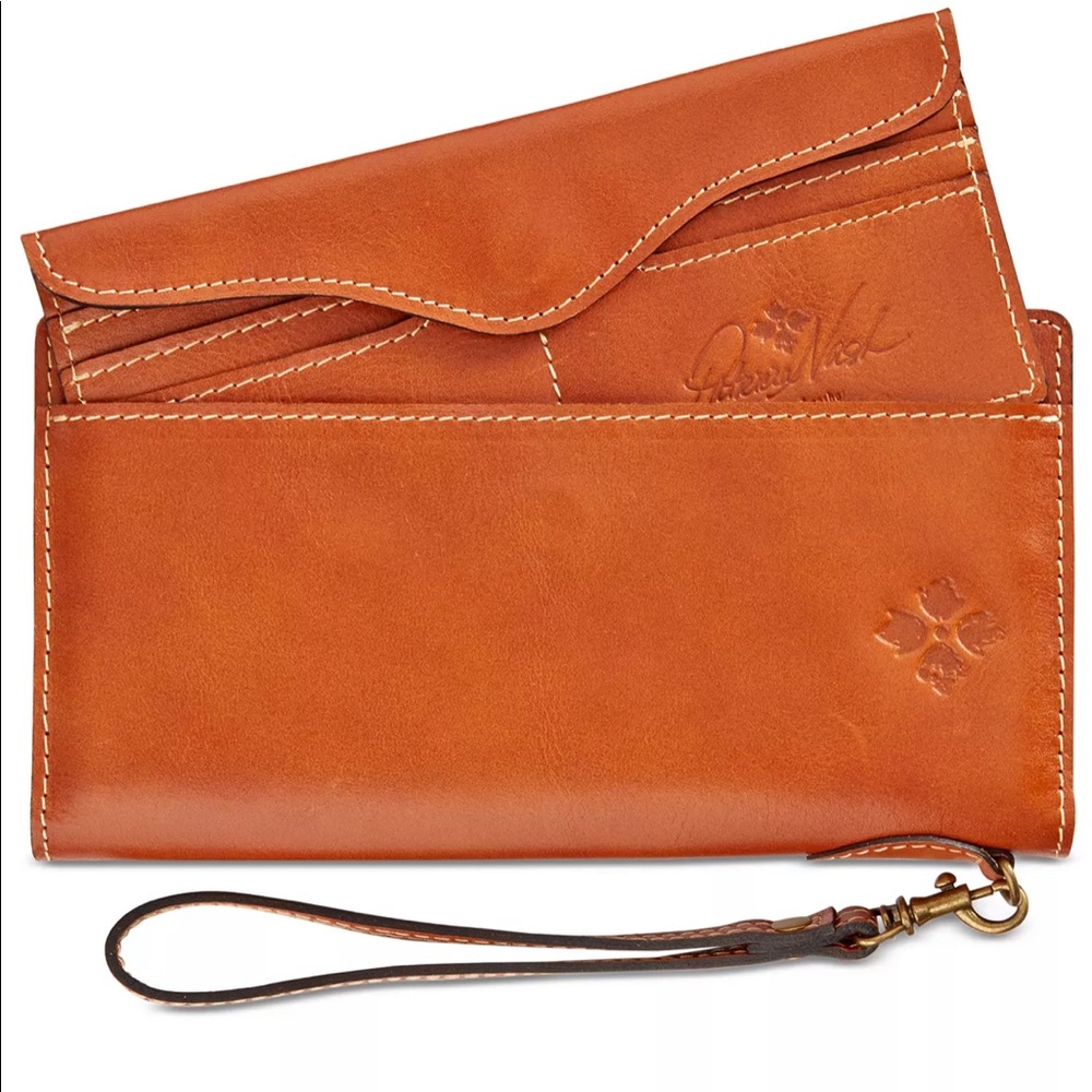 NWTs Patricia Nash Valentia Smooth Leather Wallet